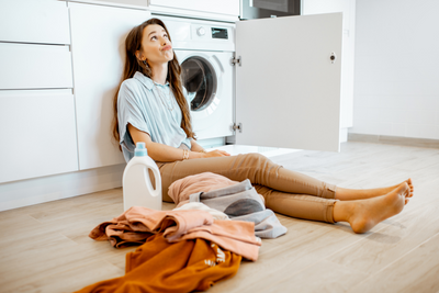 Este estendal dobrável está a revolucionar a forma de secar a roupa em casa (é incrível!)